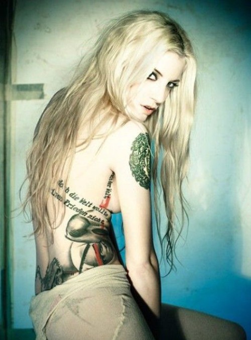 欧美性感美女个性纹身