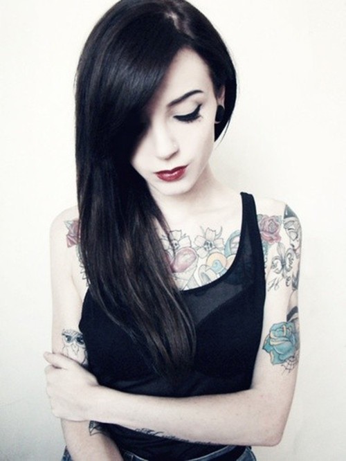 纹身女孩的性感魅力