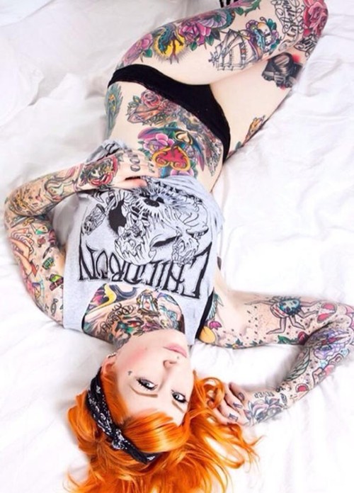 美女撩人的时尚个性纹身