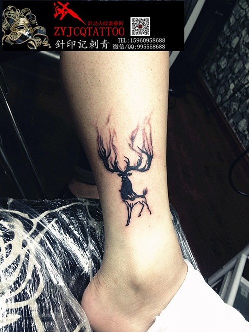 脚裸可爱小鹿纹身