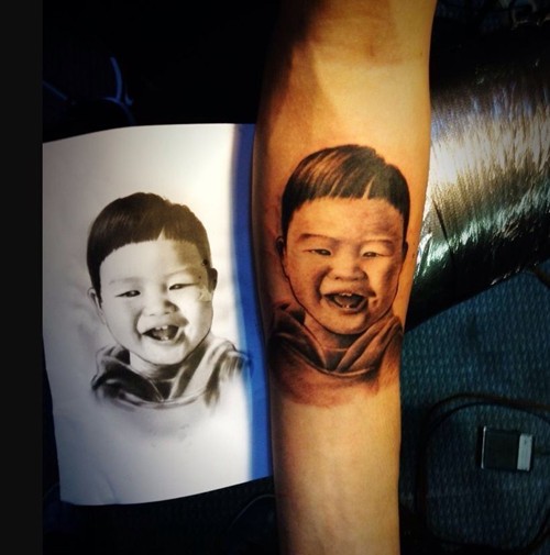 球星王大雷胳膊经典纹身