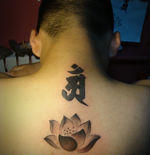 时尚个性梵文纹身