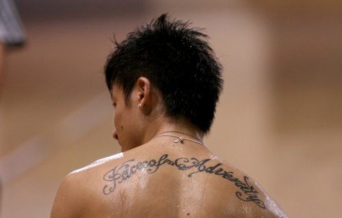 体坛健将蔡赟个性纹身