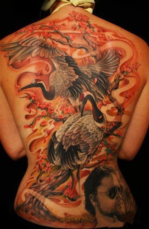 满背白鹤经典纹身