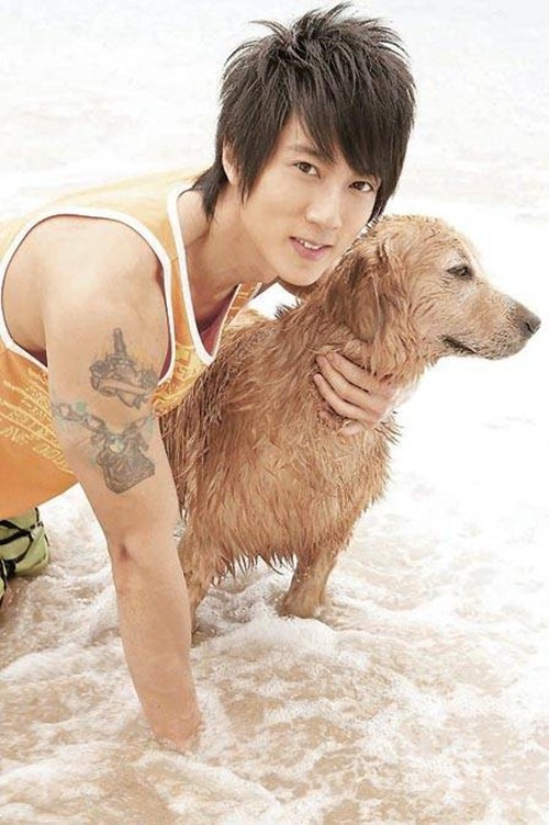 魅力男神吴尊纹身