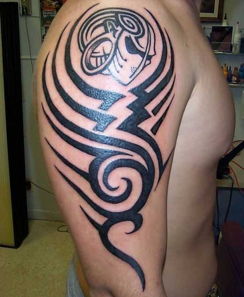 经典时尚的图腾纹身