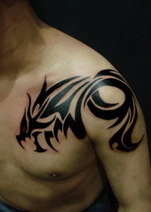 个性时尚肩部图腾纹身