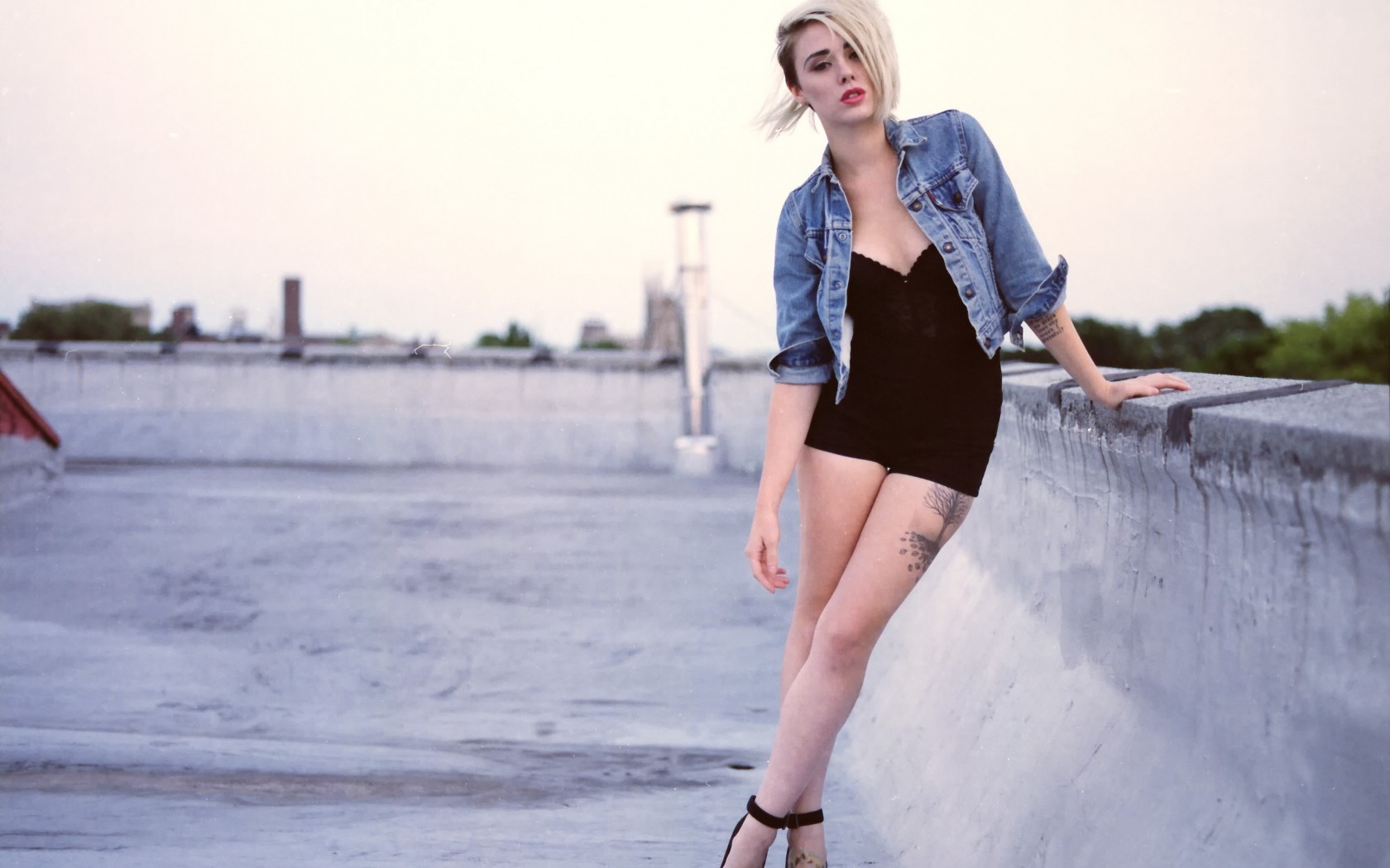 热情而不失温婉,沉静而不失柔情