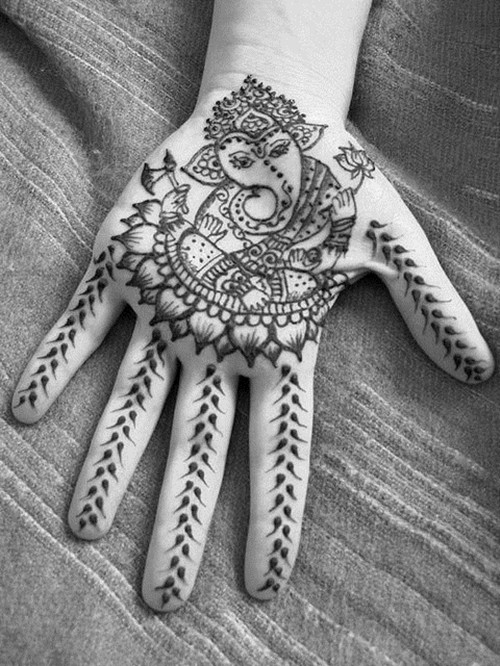 百变手指印度海娜纹身