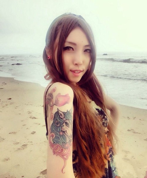 感受清纯美眉的性感身姿