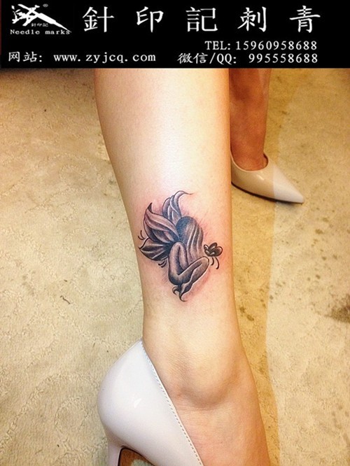 女性脚裸天使纹身