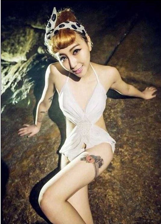 热情而不失温婉，沉静而不失柔情