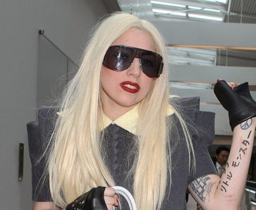 时尚先锋雷迪嘎嘎性感纹身