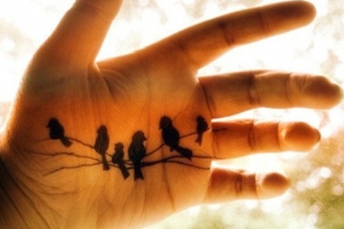 岁月从指尖流淌着