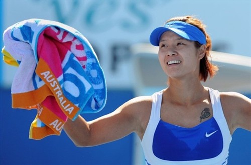 网坛球星李娜胸前性感纹身