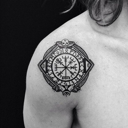 个性黑白图腾纹身