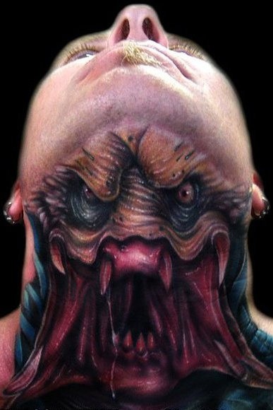 让人震惊的颈部3d纹身