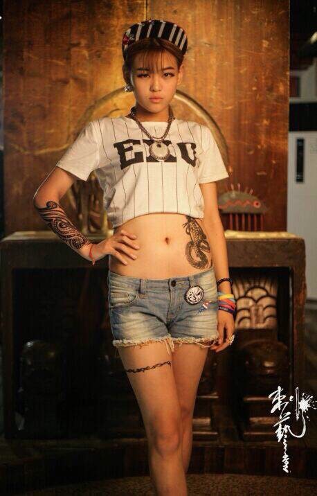 个性图腾彩绘纹身