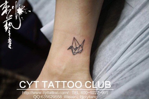 千纸鹤脚踝纹身