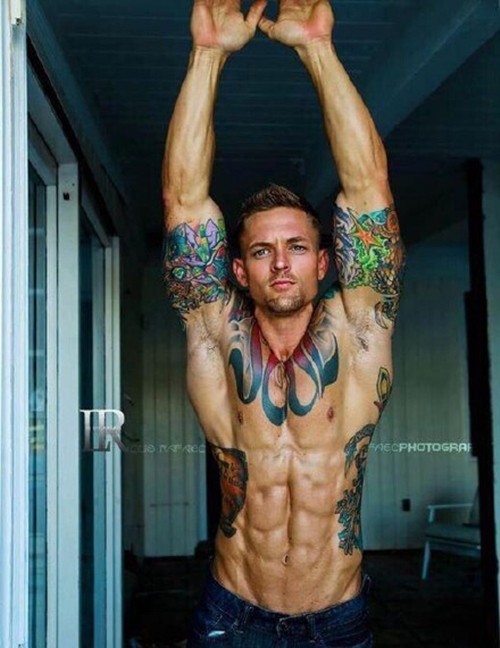 潮男们的花臂纹身