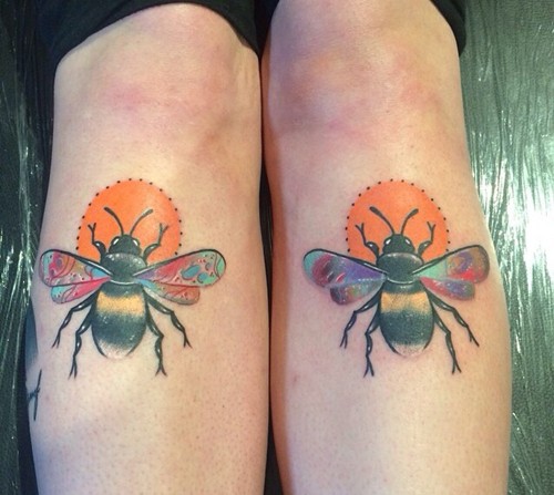 手臂上的时尚小图案纹身