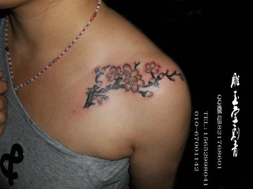 性感的后背纹身 锁骨纹身 腰部纹身