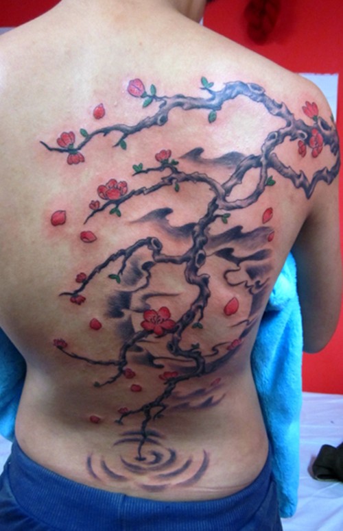 盛开在背部的唯美水墨画