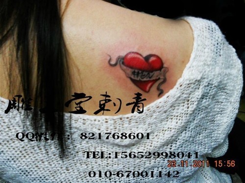 性感的后背纹身 锁骨纹身 腰部纹身