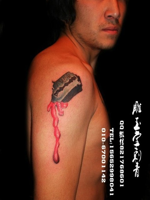 性感的后背纹身 锁骨纹身 腰部纹身