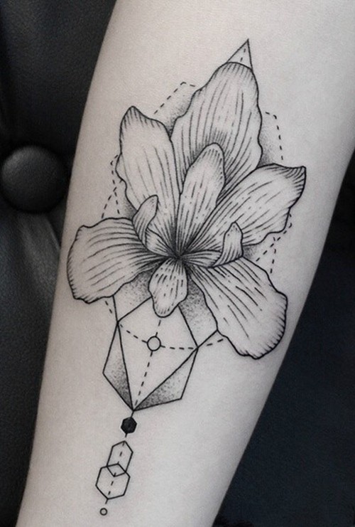 黑色简约线条纹身