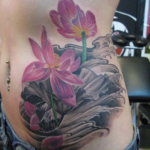 经典彩色花朵纹身