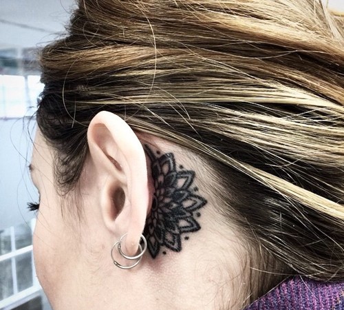 耳朵纹身 耳朵周围的个性纹身