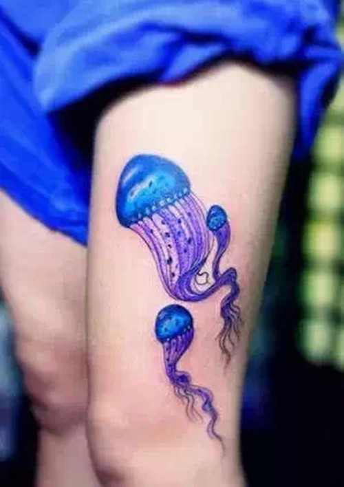 清新淡雅的水母纹身