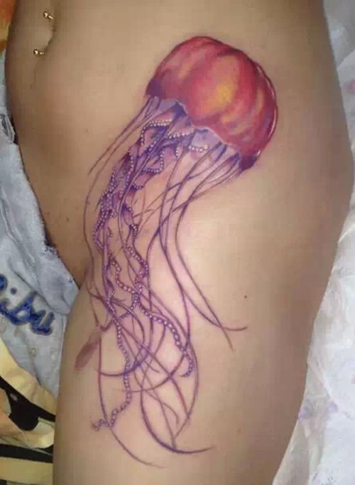 清新淡雅的水母纹身