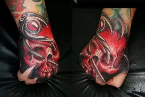 恐怖另类的手背纹身