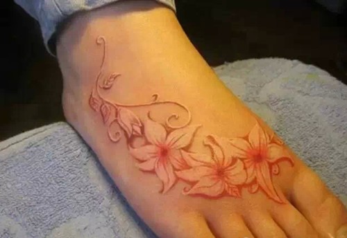 清新唯美脚背纹身