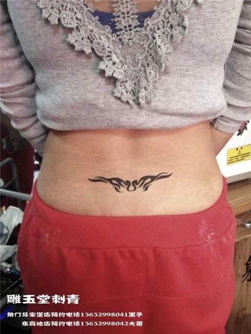 美女纹身  胸部纹身  腹部纹身   脚背纹身