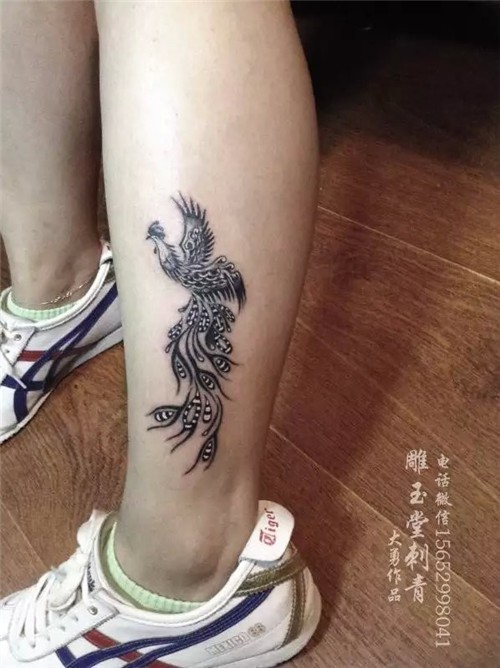 手臂纹身  胸部纹身  美女性感纹身