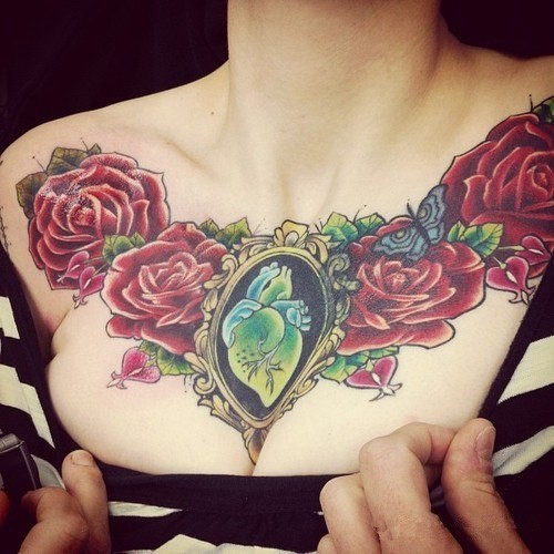 性感美女胸部纹身