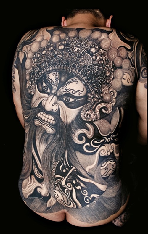 另类男性满背纹身