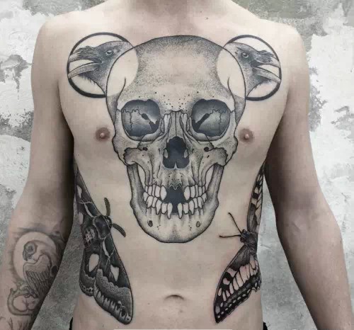 胸腰部骷髅头纹身