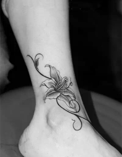 脚踝清新小纹身