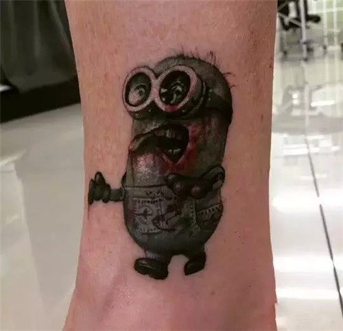 精灵古怪的小黄人纹身