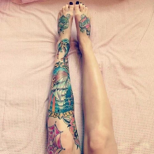 不可错过的时尚花腿纹身