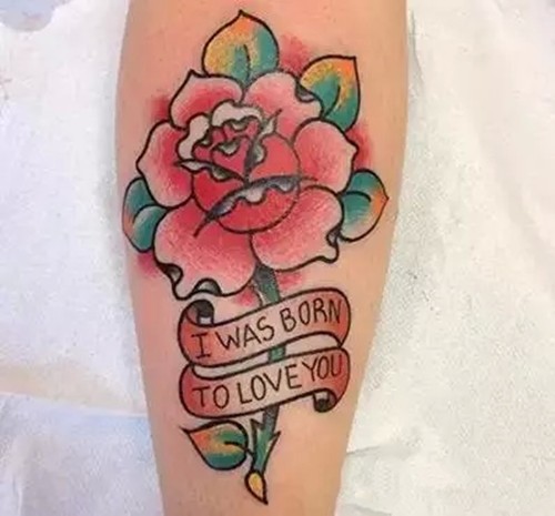 娇艳欲滴的玫瑰花纹身