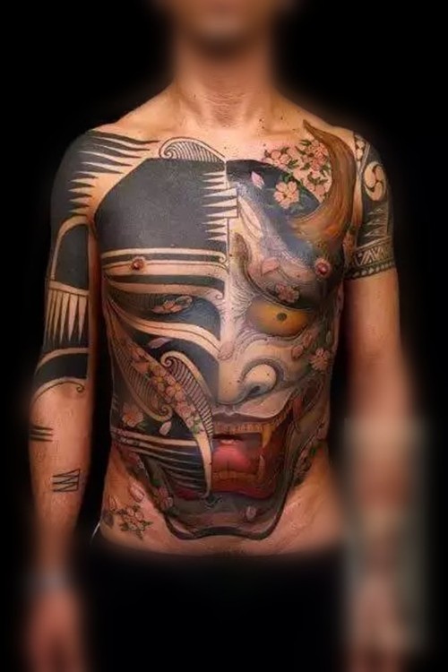 个性男性般若纹身