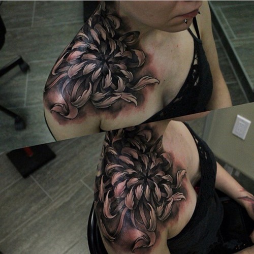 另类个性的肩部纹身