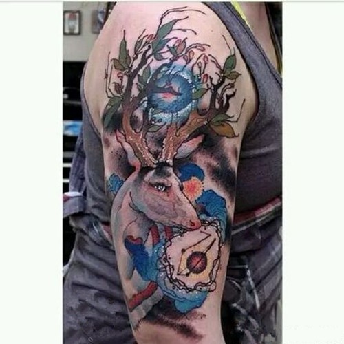 一组极具个性的大臂纹身