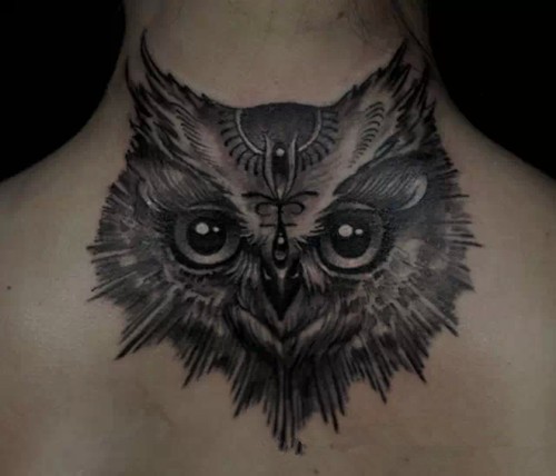 好看的颈后背纹身