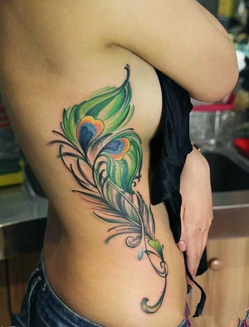 性感女郎侧腰纹身